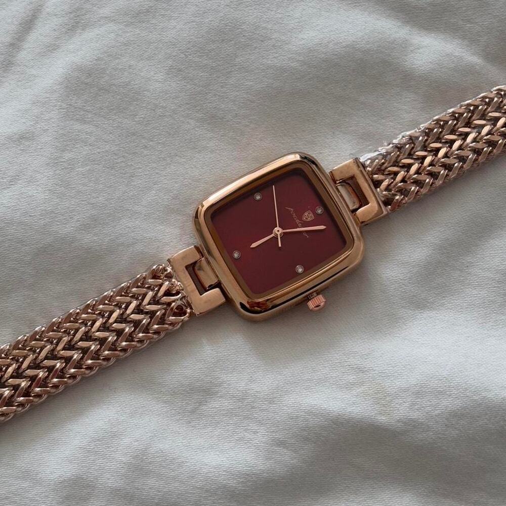 Women’s Gold Square Watch Red Dial Luxury Mesh Band Elegant Waterproof - Picture 5 of 6